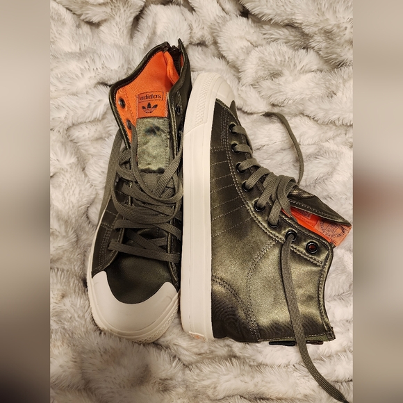 Adidas Men's Olive and White Sneakers with Orange Accents - Picture 2 of 5